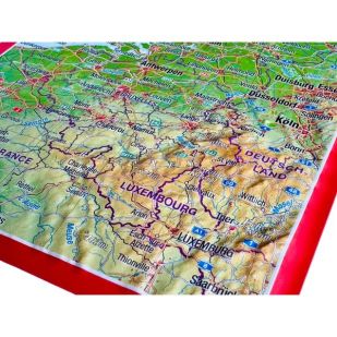 Ansichtkaart Benelux met reliëf 